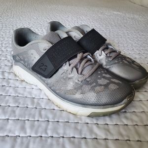 Youth Jordan Sneakers  Lowtop Silver 5.5